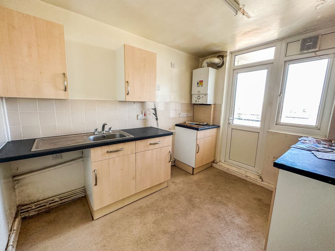 25 Victor Court, Hornchurch, Essex, RM12 4XF