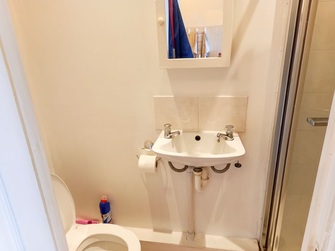 41 a & 41b Wensleydale, Luton, Bedfordshire, LU2 7PN