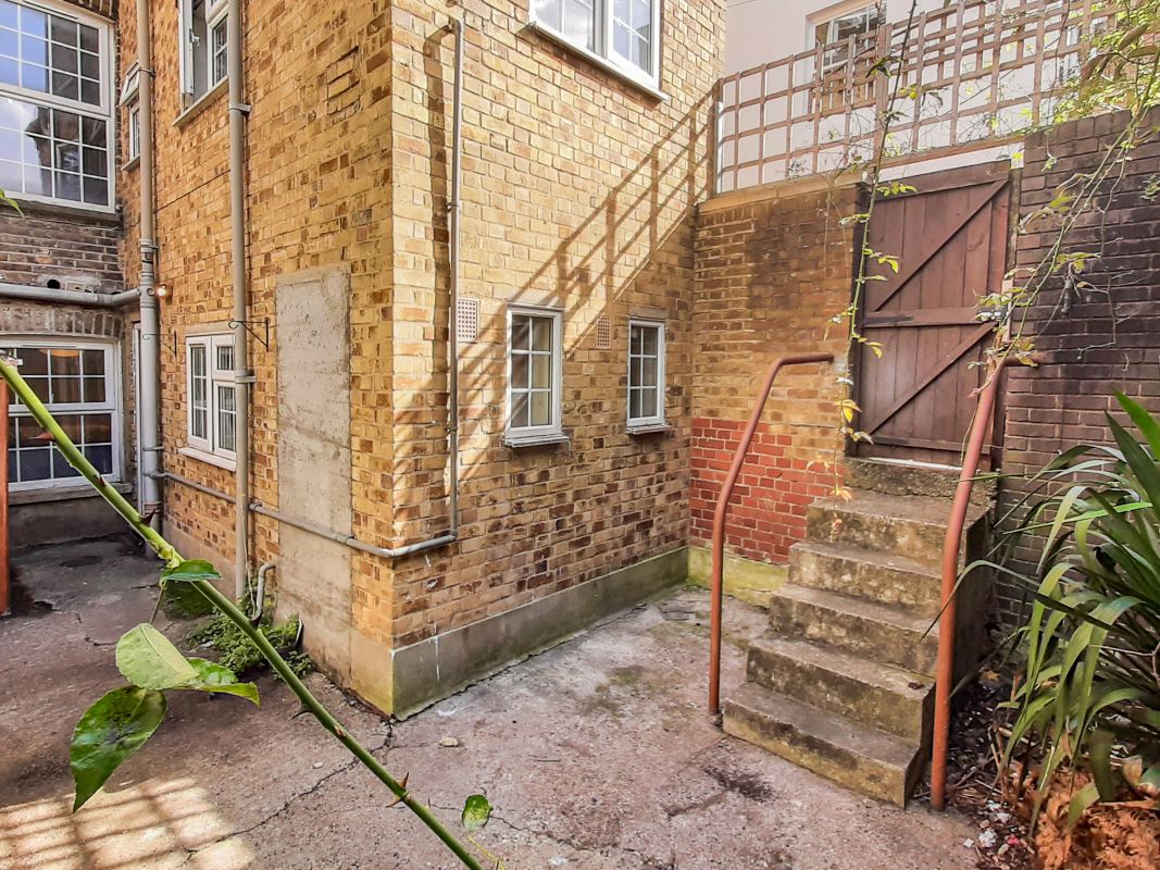 Ground & Lower Ground Floors, 59b Torriano Avenue, Kentish Town, London, NW5 2SG