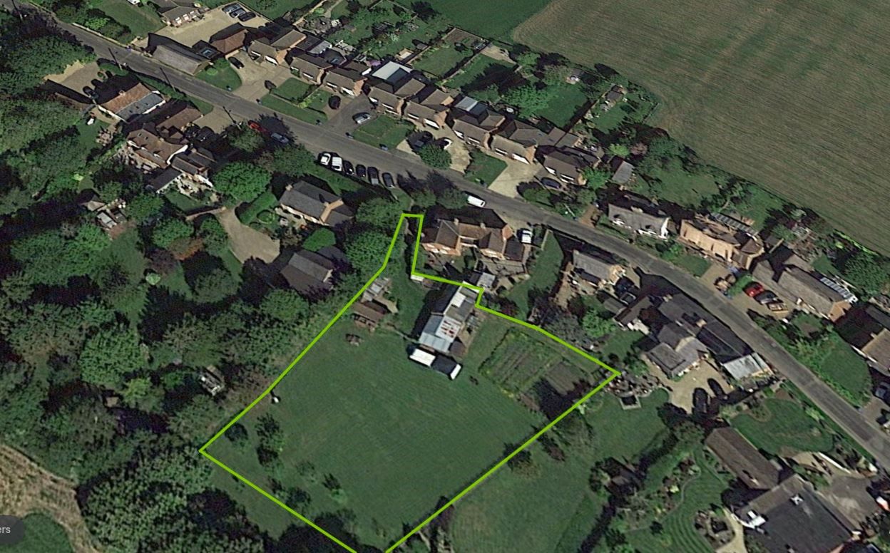 Land and Barn at rear of 8, Green End, Granborough, Buckingham, Buckinghamshire, MK18 3NT