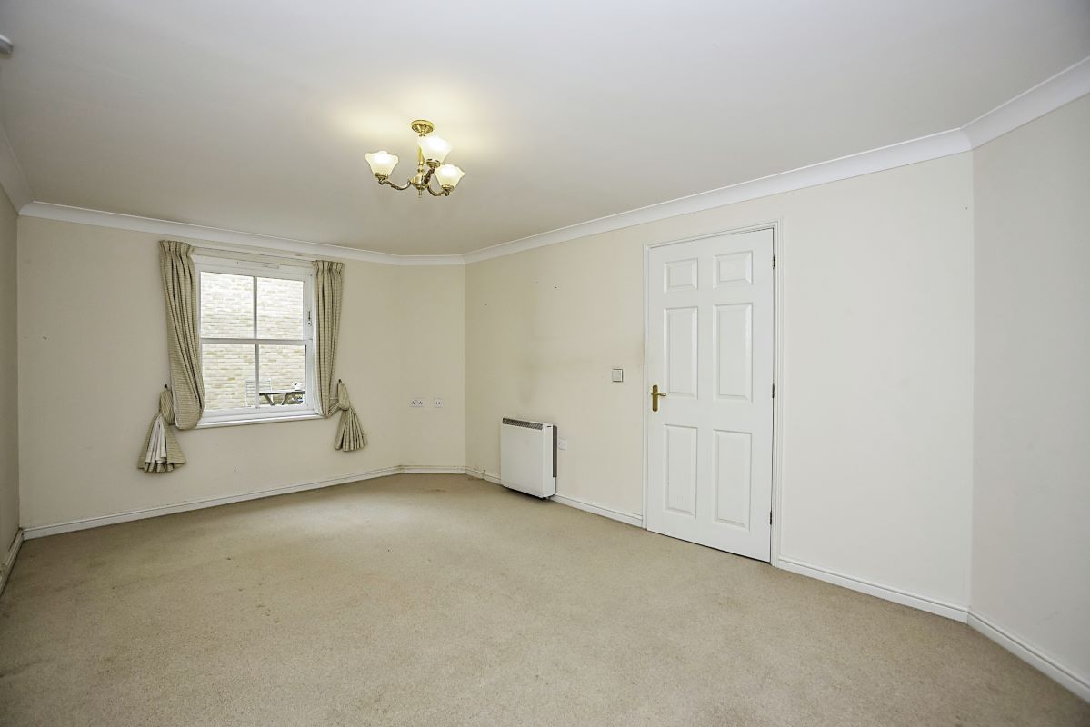 Flat 1 Nelson Court, Glen View, Gravesend, Kent, DA12 1PL