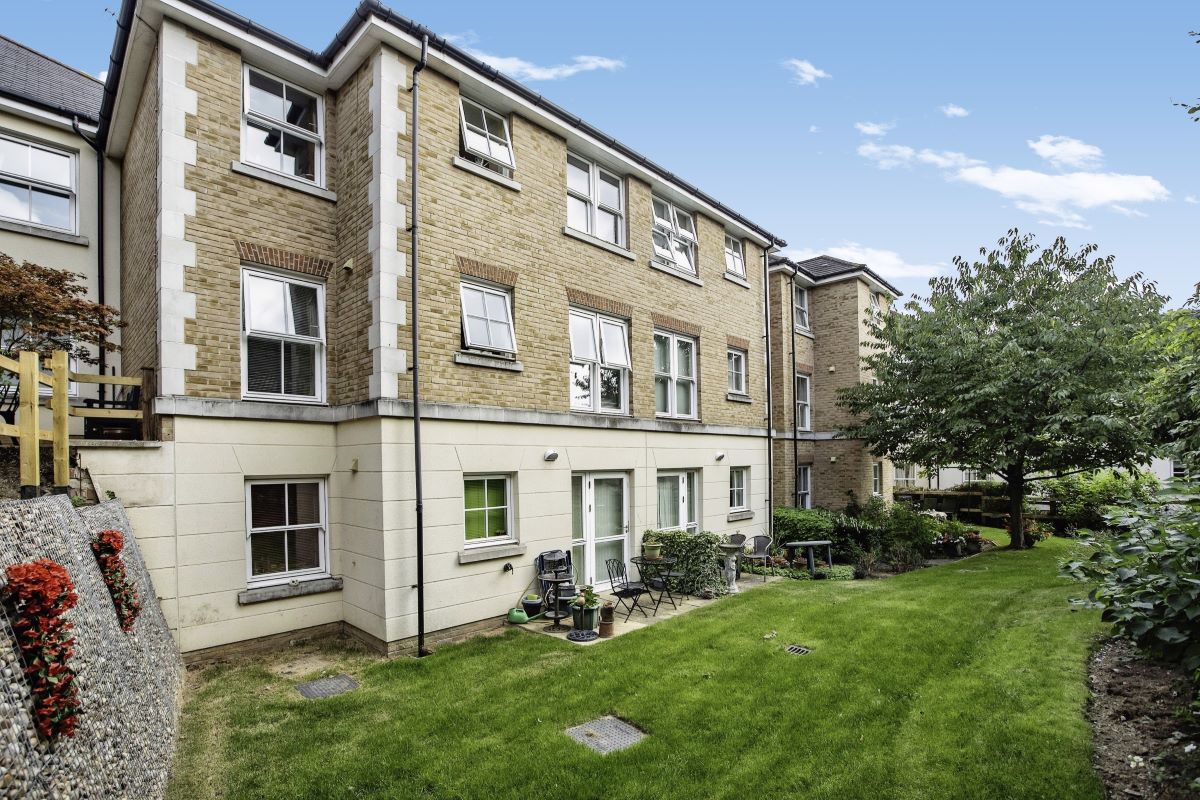 Flat 1 Nelson Court, Glen View, Gravesend, Kent, DA12 1PL