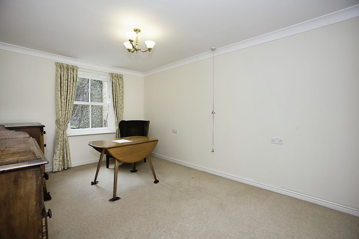 Flat 1 Nelson Court, Glen View, Gravesend, Kent, DA12 1PL