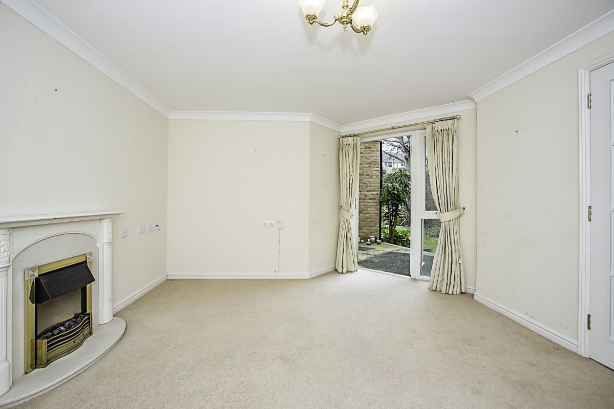 Flat 1 Nelson Court, Glen View, Gravesend, Kent, DA12 1PL