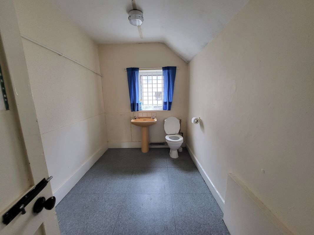 2-4 Gladstone Place Albany Street, Newton Abbot, Devon, TQ12 2AN