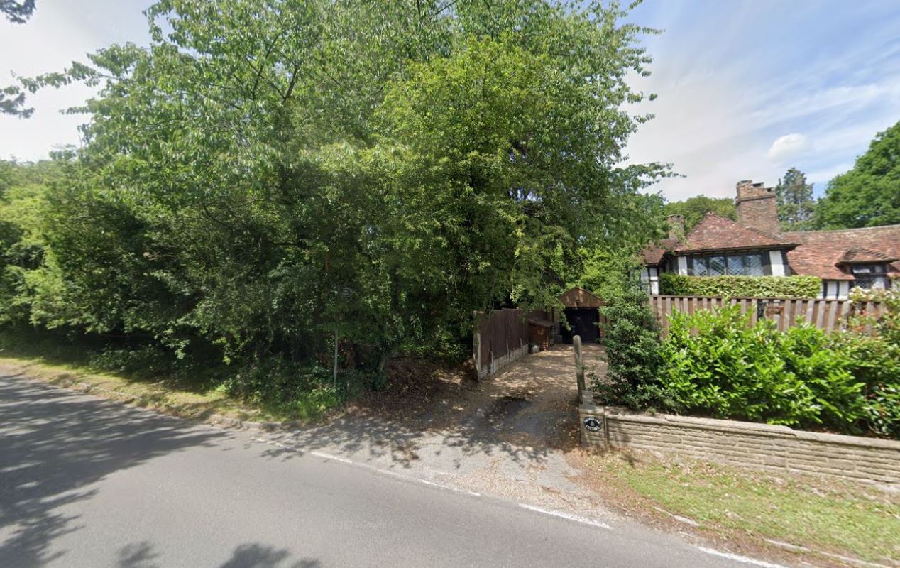 Smugglers Paddock, Snow Hill, Crawley Down, Crawley, West Sussex, RH10 3EE