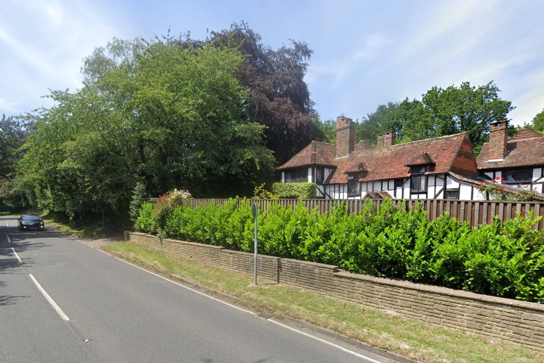 Smugglers Paddock, Snow Hill, Crawley Down, Crawley, West Sussex, RH10 3EE