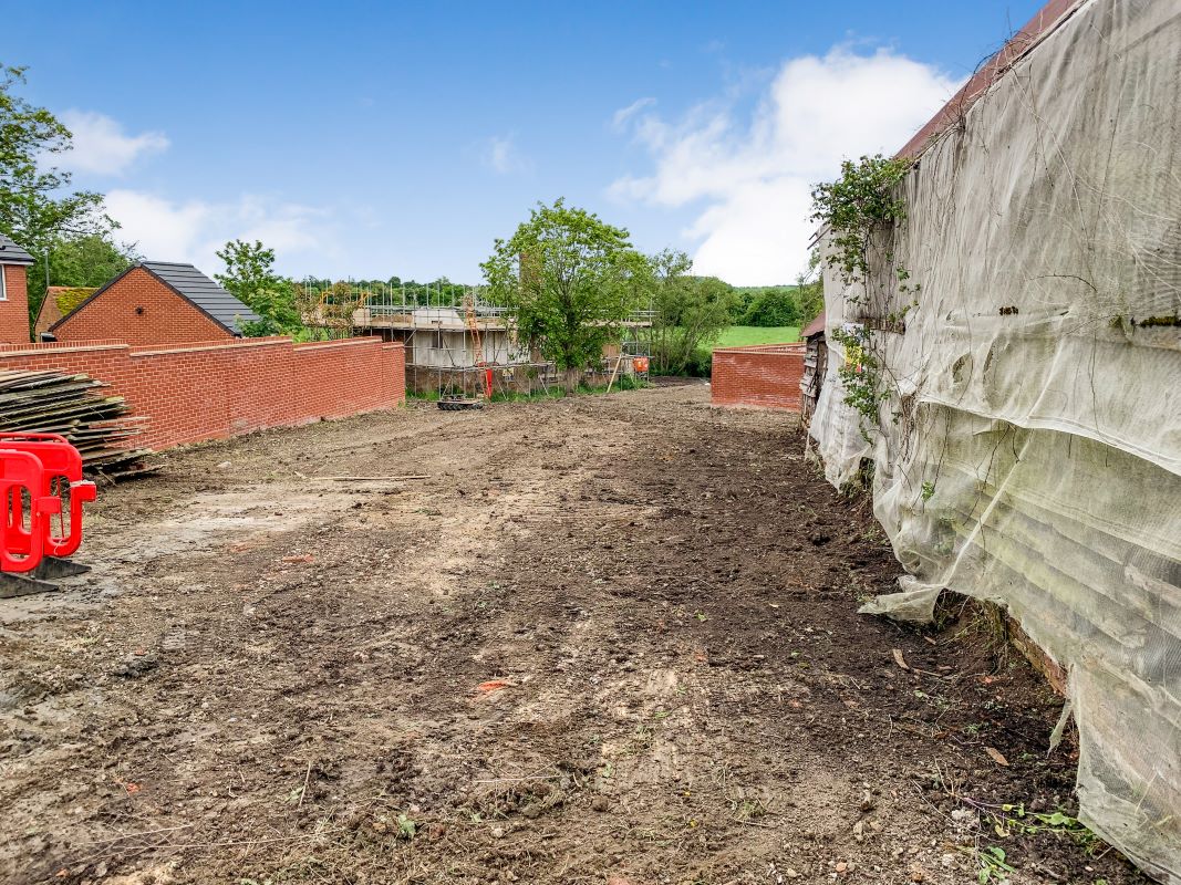 Berryfields Barn, Valerie Way, Berryfields, Aylesbury, Buckinghamshire, HP18 1AU