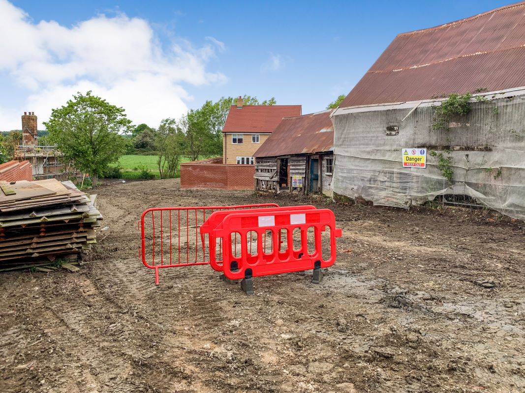 Berryfields Barn, Valerie Way, Berryfields, Aylesbury, Buckinghamshire, HP18 1AU
