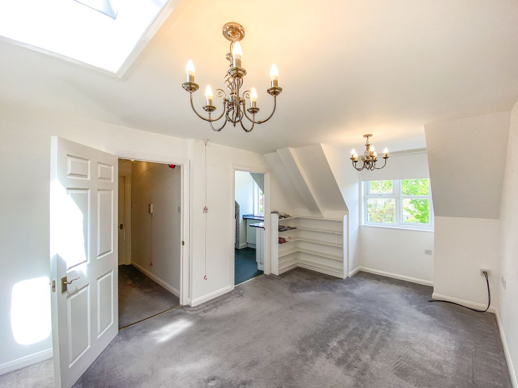 33 Castle Court, River Park, Marlborough, Wiltshire, SN8 1XG