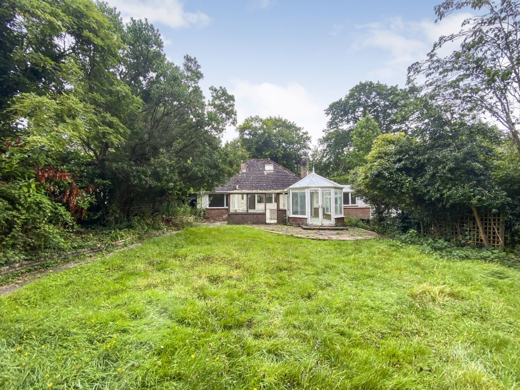 14 Hinton Wood Avenue, Christchurch, Dorset, BH23 5AH
