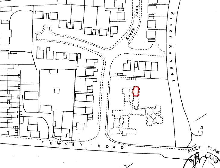 33 Castle Court, River Park, Marlborough, Wiltshire, SN8 1XG