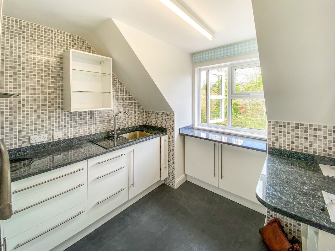 33 Castle Court, River Park, Marlborough, Wiltshire, SN8 1XG