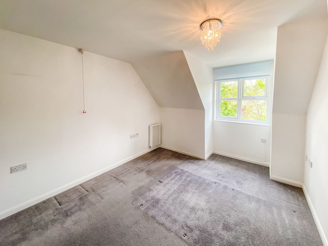 33 Castle Court, River Park, Marlborough, Wiltshire, SN8 1XG