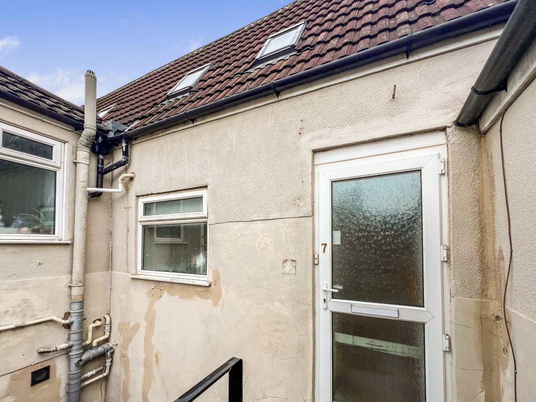 Flat 7, 21 The Causeway, Chippenham, Wiltshire, SN15 3DB