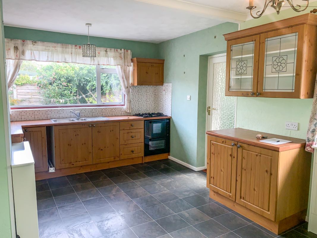 Cresta, Forest Avenue, Goostrey, Crewe, Cheshire, CW4 8LU