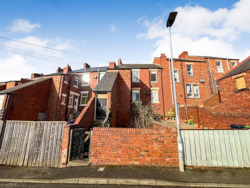 First Floor Flat, 35 Derwent Street, Chopwell, Newcastle upon Tyne, Tyne and Wear, NE17 7HZ