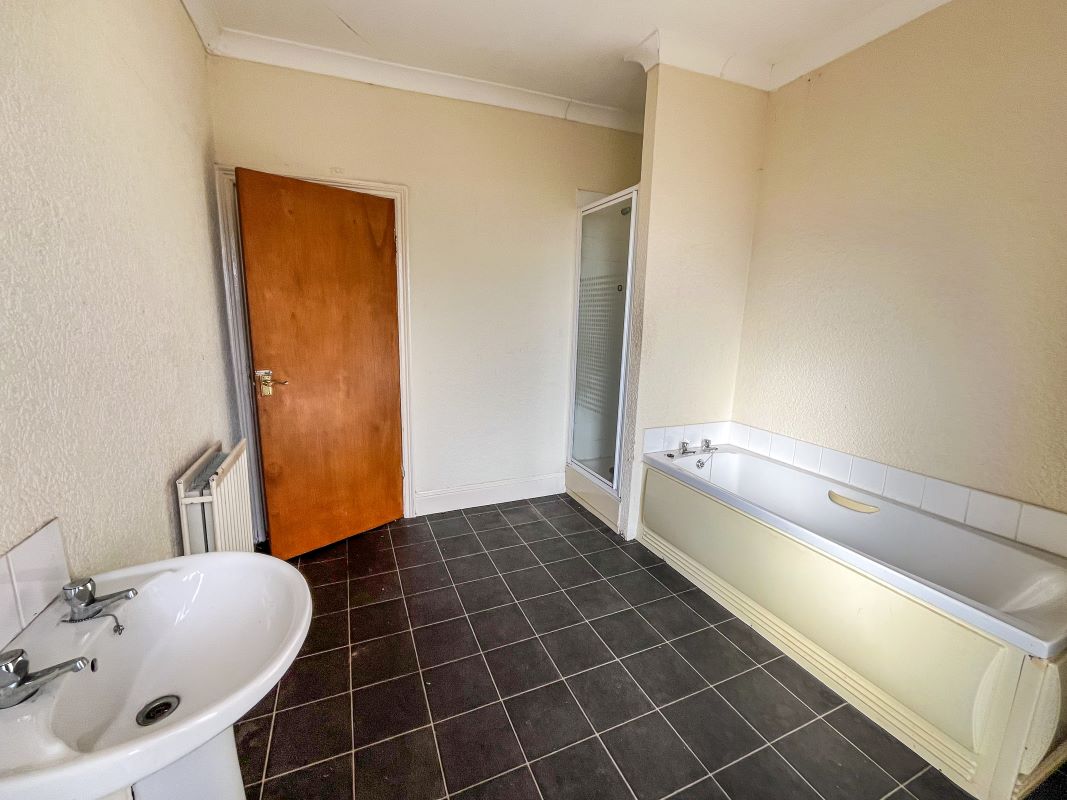 First Floor Flat, 35 Derwent Street, Chopwell, Newcastle upon Tyne, Tyne and Wear, NE17 7HZ