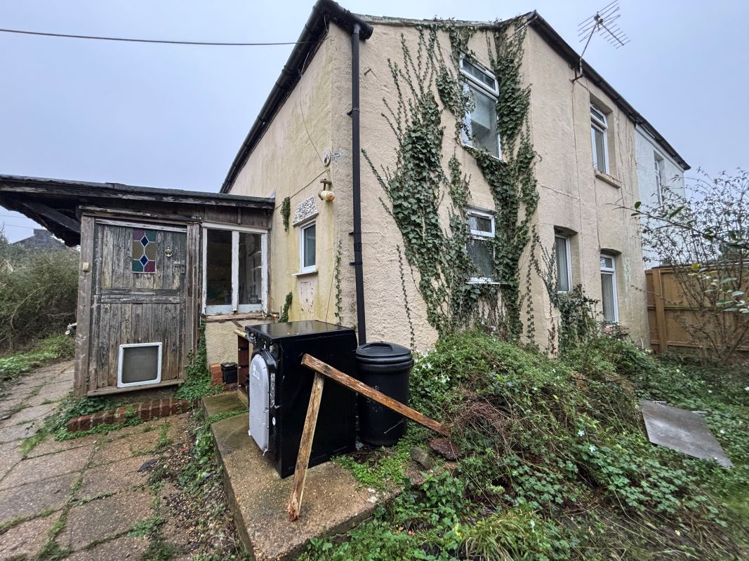 1 Finsbury Cottages, 65 School Green Road, Freshwater, Isle of Wight, PO40 9AU