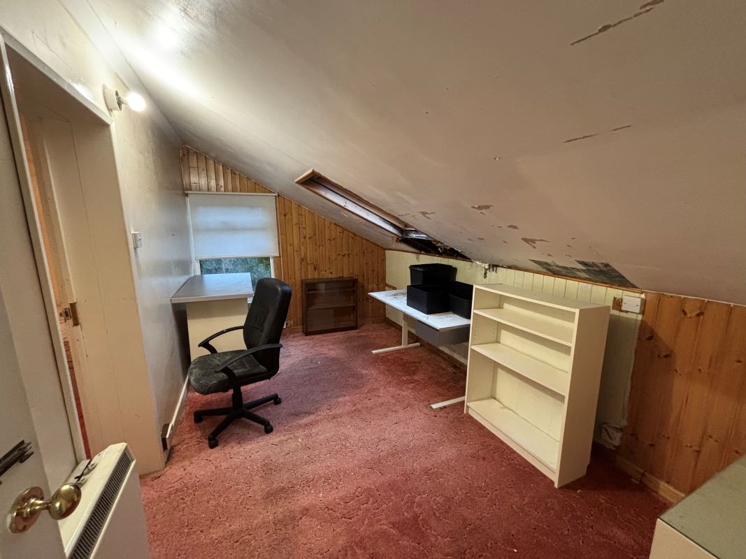 1 Finsbury Cottages, 65 School Green Road, Freshwater, Isle of Wight, PO40 9AU