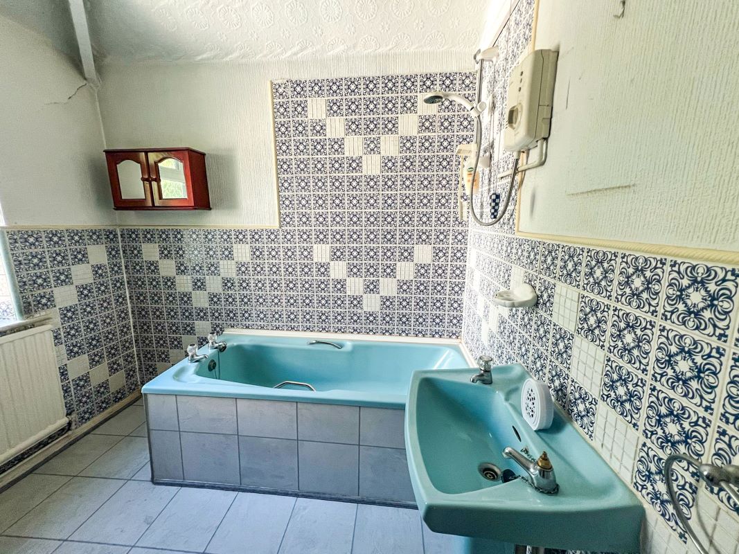 4 Golborne Dale Road, Newton-le-Willows, Merseyside, WA12 0JD