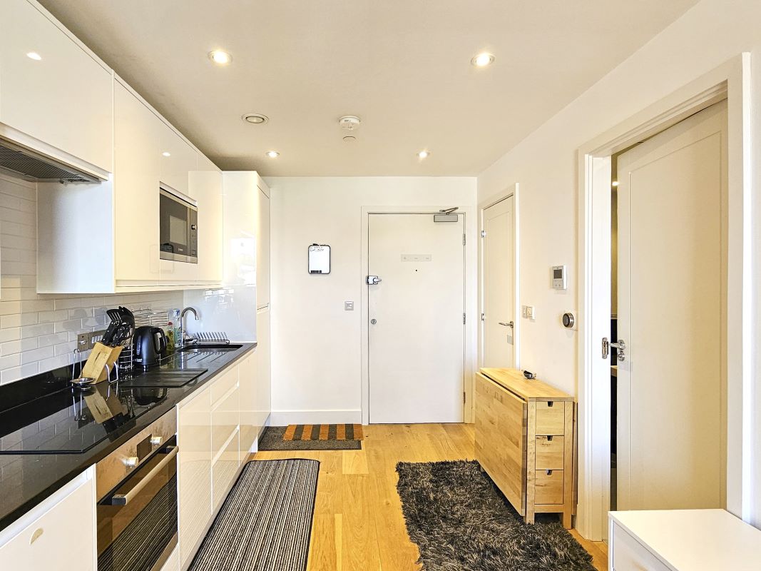 Flat 29 Central Cross Apartments, 2 South End, Croydon, Surrey, CR0 1GU