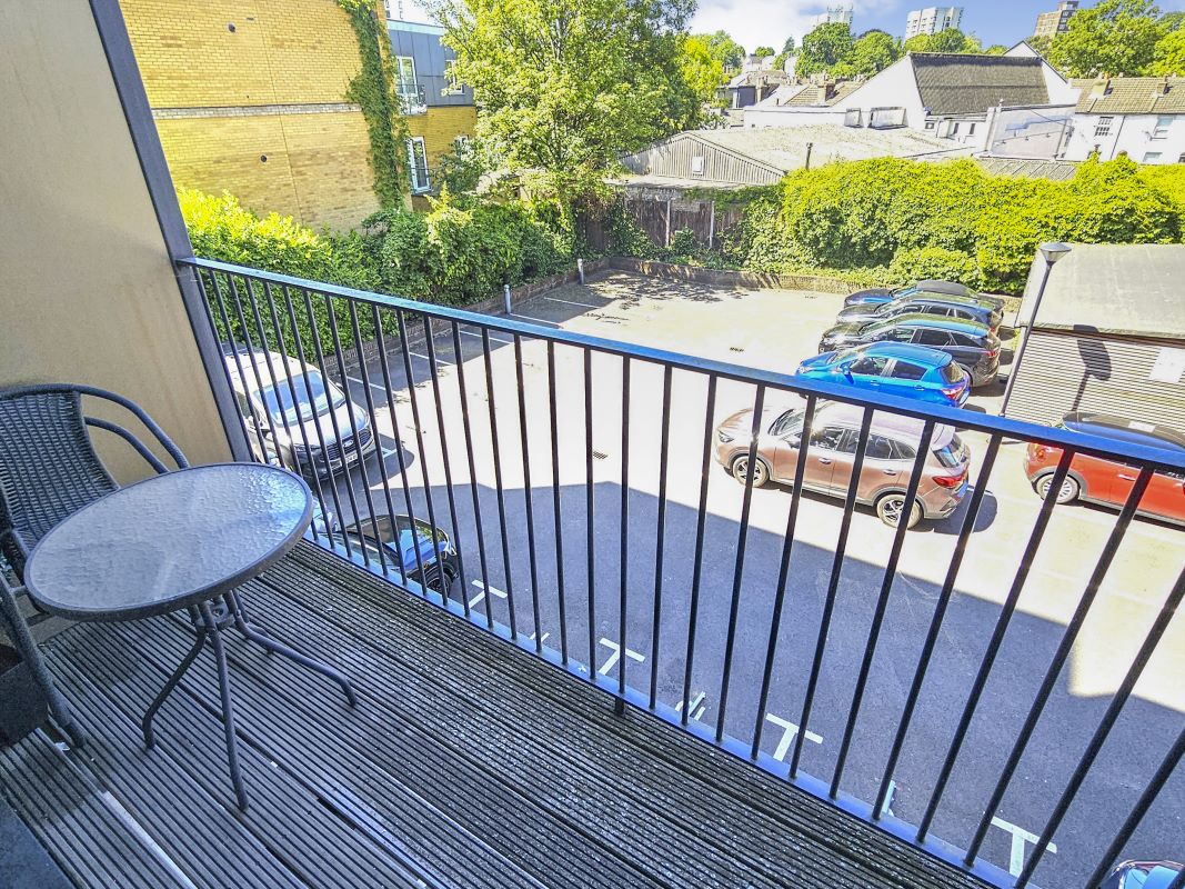 Flat 29 Central Cross Apartments, 2 South End, Croydon, Surrey, CR0 1GU