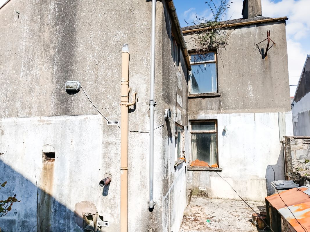 17 Davis Street, Aberdare, Mid Glamorgan, CF44 6UR