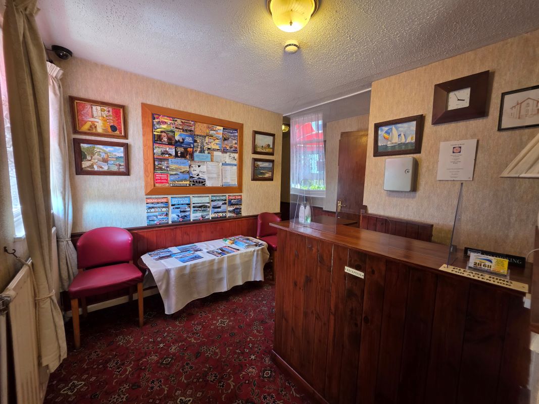 Ashurst Lodge Hotel, 2-4 St Efrides Road, Torquay, Torbay, TQ2 5SG