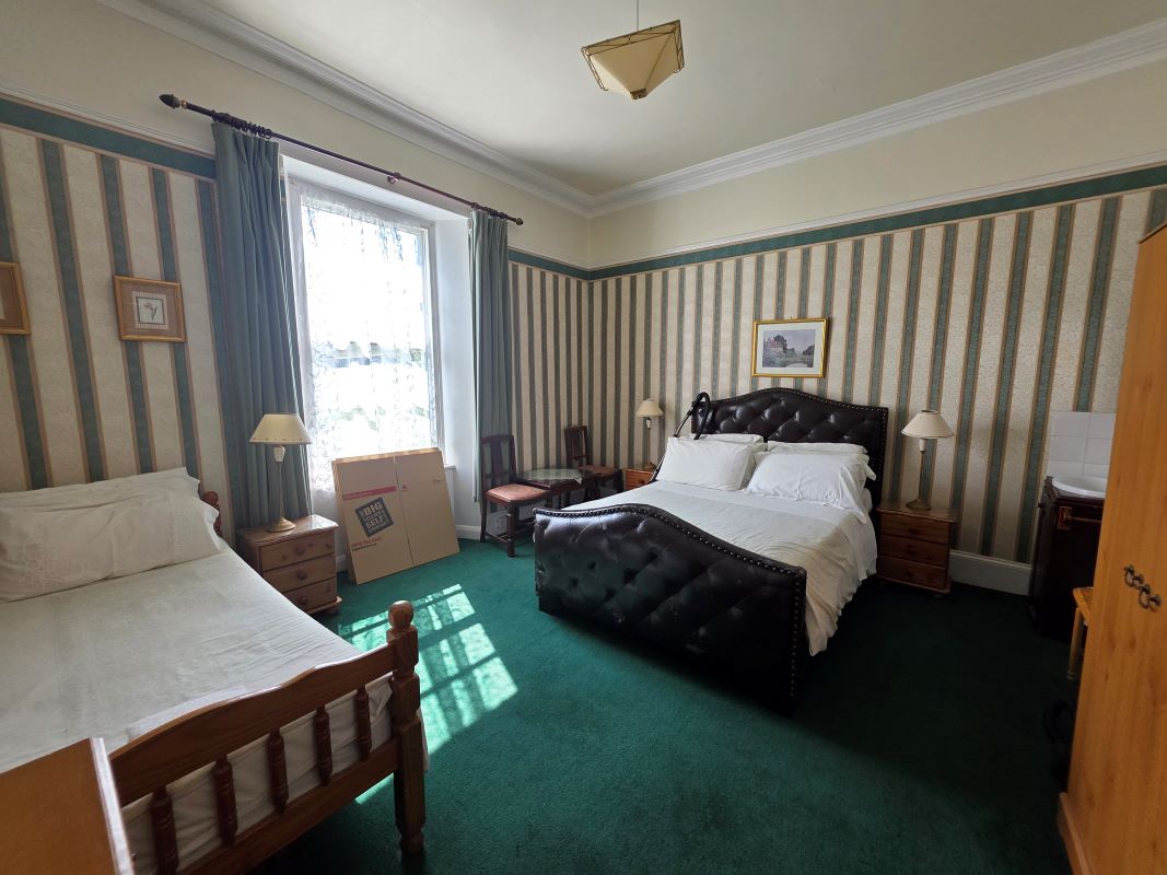 Ashurst Lodge Hotel, 2-4 St Efrides Road, Torquay, Torbay, TQ2 5SG