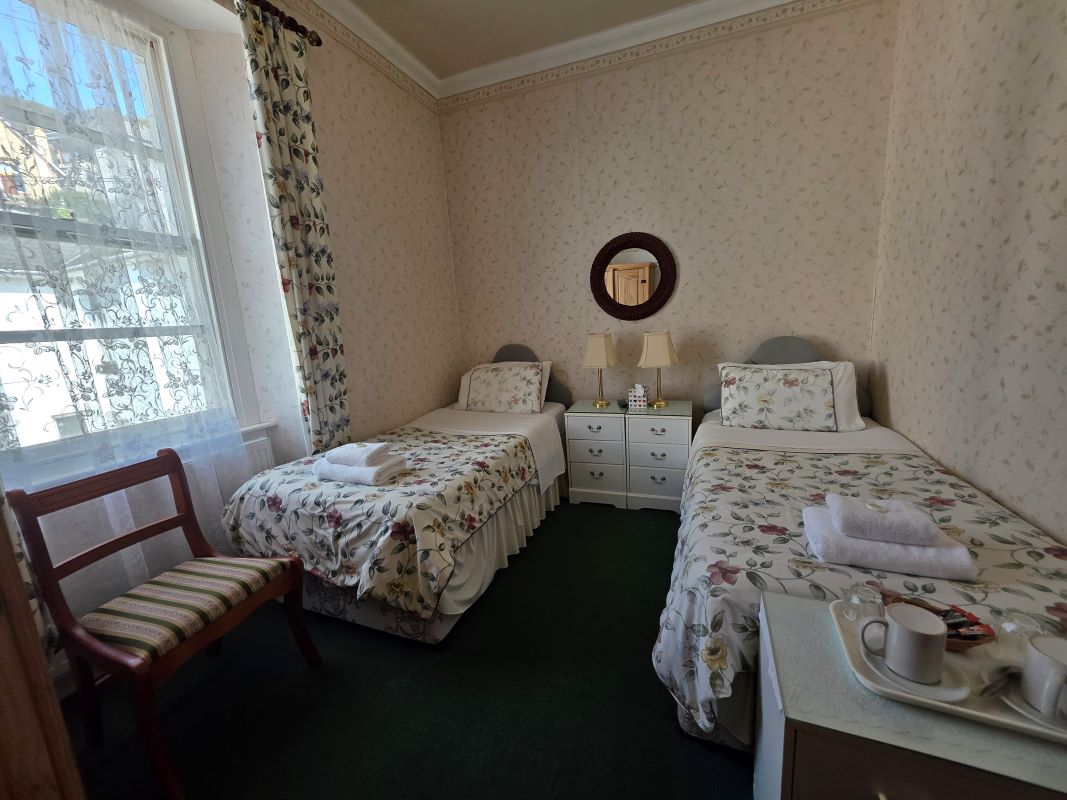 Ashurst Lodge Hotel, 2-4 St Efrides Road, Torquay, Torbay, TQ2 5SG