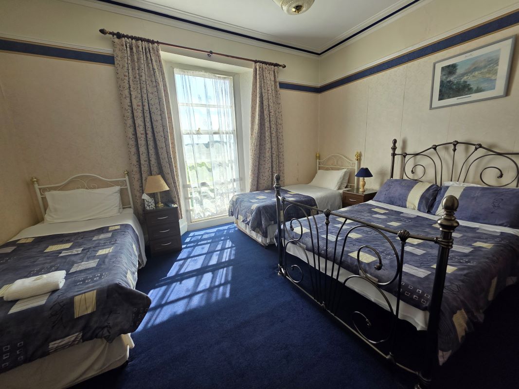 Ashurst Lodge Hotel, 2-4 St Efrides Road, Torquay, Torbay, TQ2 5SG