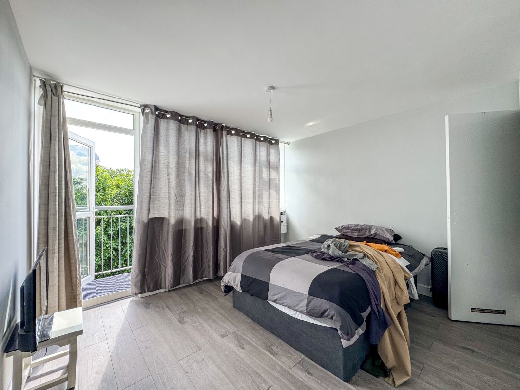 77 Talbot Walk, Church Road, Neasden, London, NW10 9HU
