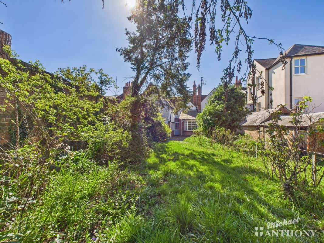 Walton Terrace, 7 Walton Street, Aylesbury, Buckinghamshire, HP21 7QY