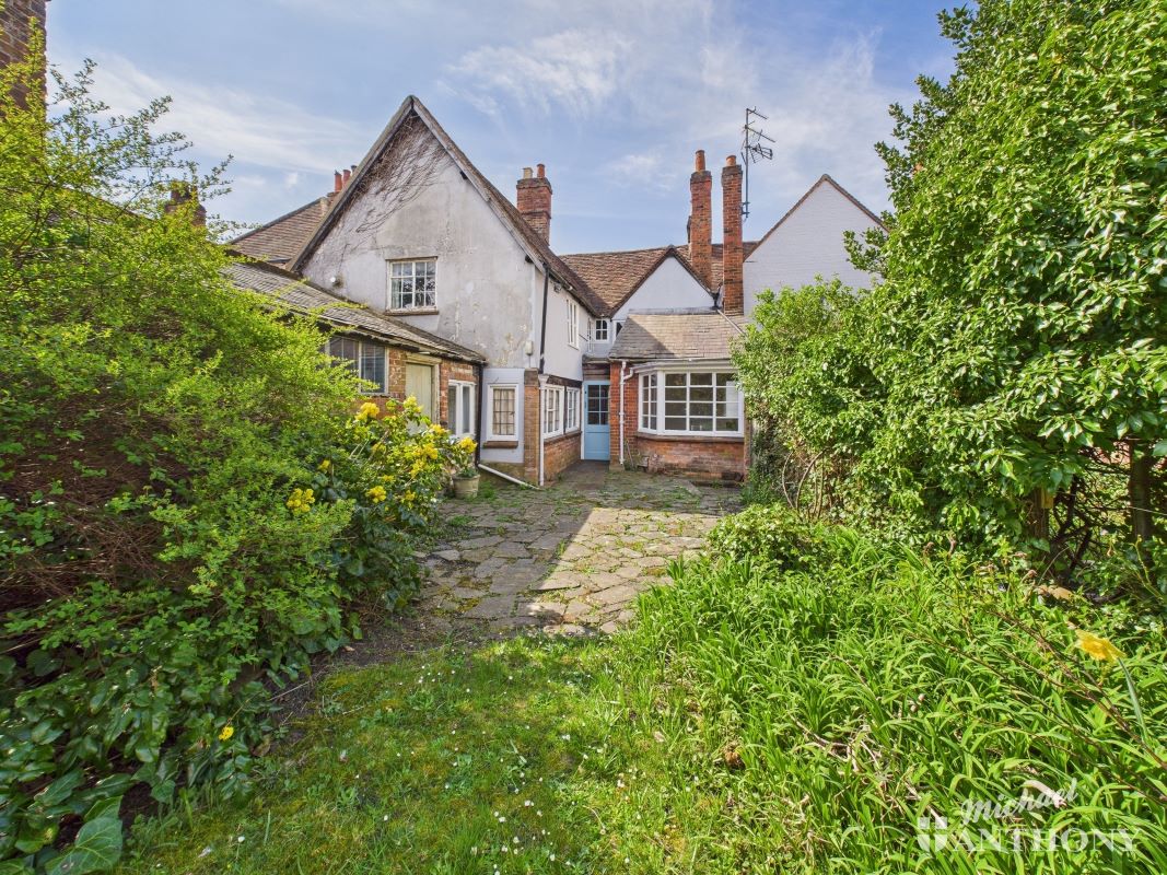 Walton Terrace, 7 Walton Street, Aylesbury, Buckinghamshire, HP21 7QY