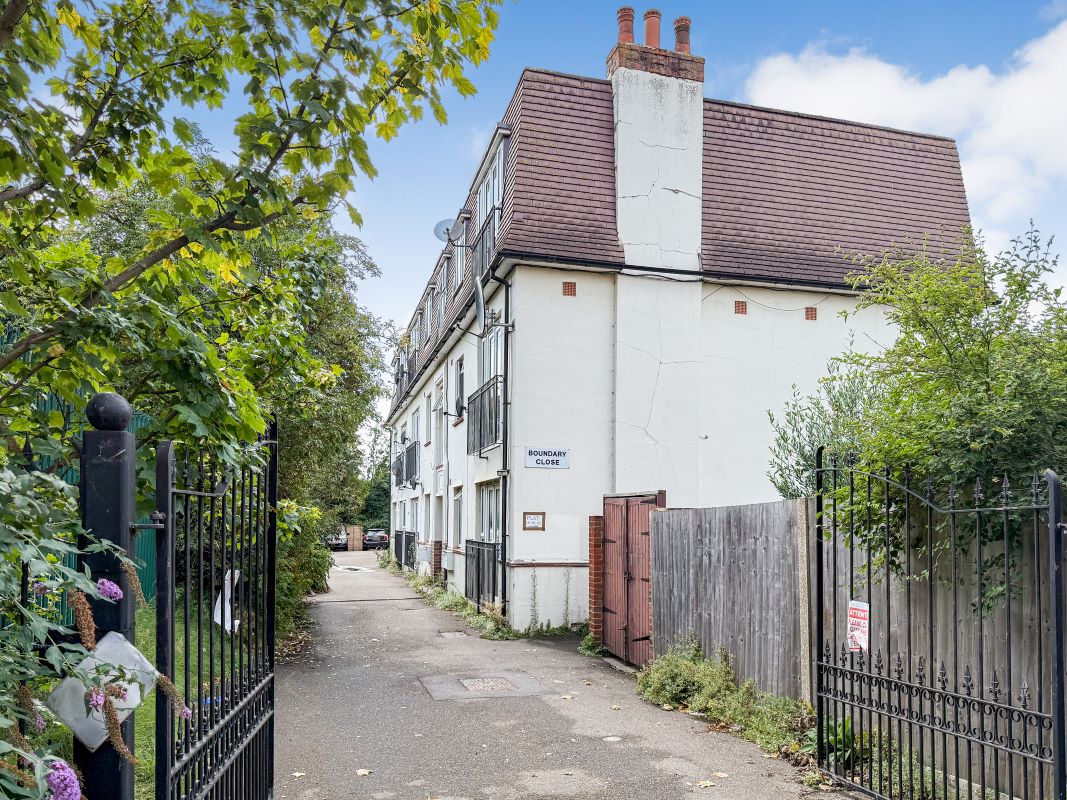 6 Boundary Close, Kingston upon Thames, Surrey, KT1 3PE