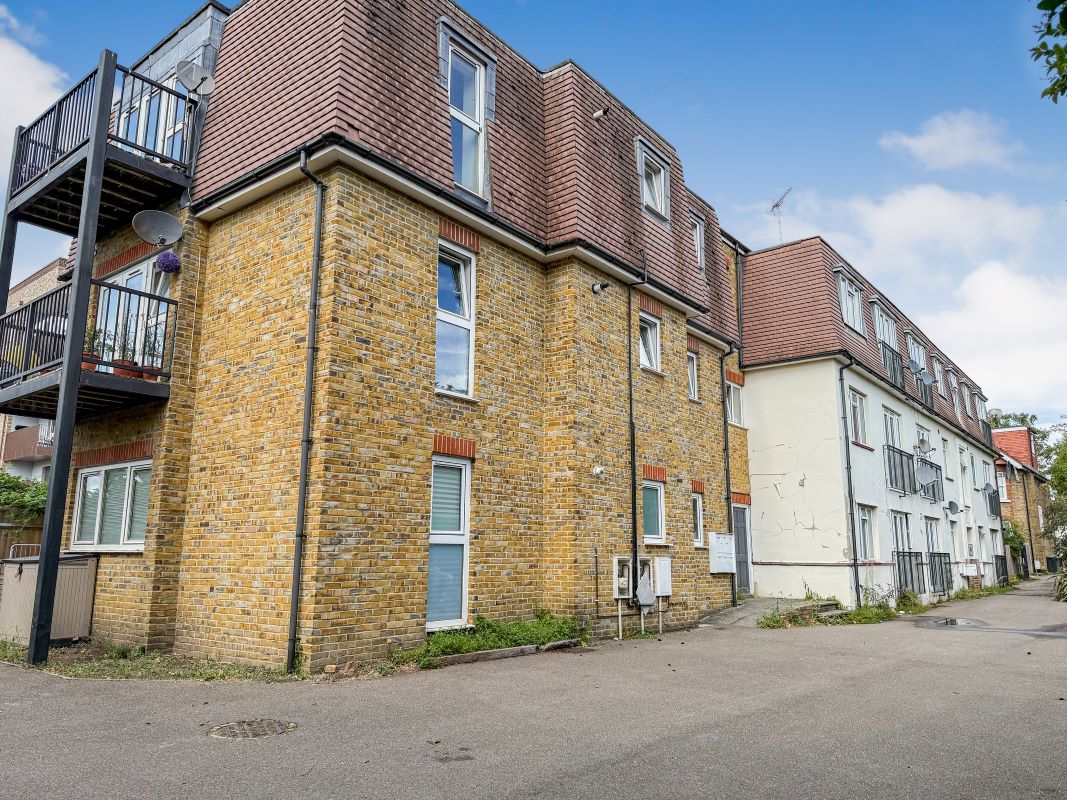 6 Boundary Close, Kingston upon Thames, Surrey, KT1 3PE