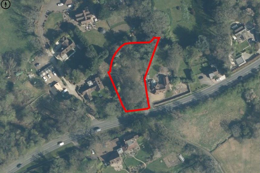 Smugglers Paddock, Snow Hill, Crawley Down, Crawley, West Sussex, RH10 3EE