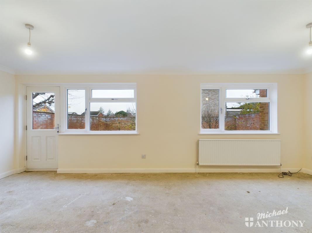 14 Pentland Road, Aylesbury, Buckinghamshire, HP21 7NB