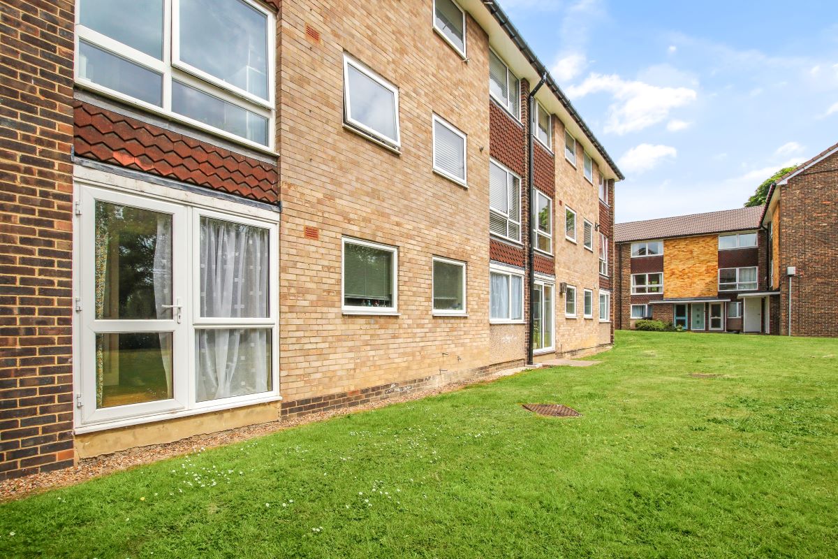 36 Broadlands Court, Wokingham Road, Bracknell, Berkshire, RG42 1PJ