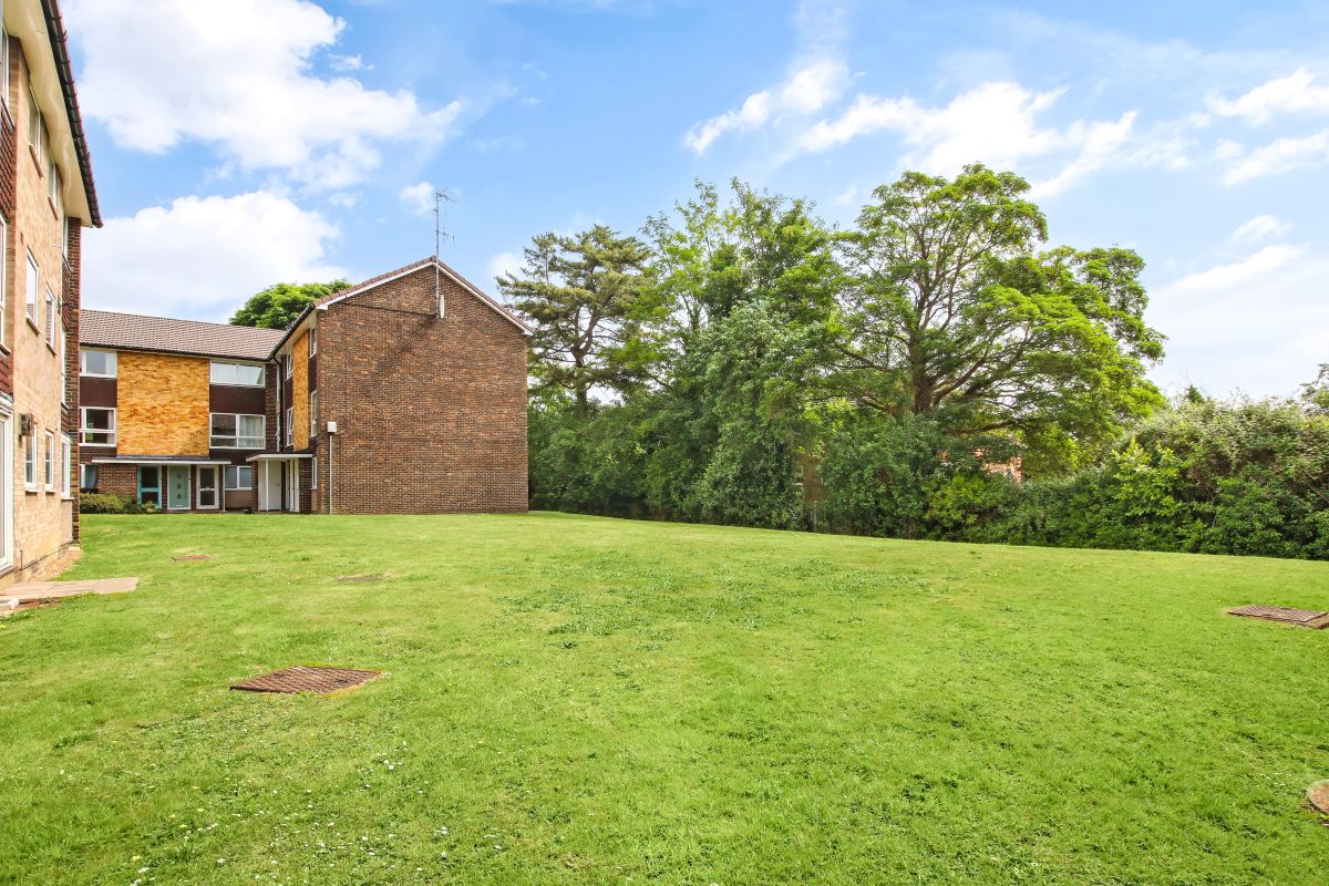 36 Broadlands Court, Wokingham Road, Bracknell, Berkshire, RG42 1PJ