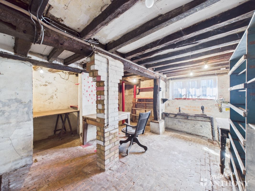 Walton Terrace, 7 Walton Street, Aylesbury, Buckinghamshire, HP21 7QY