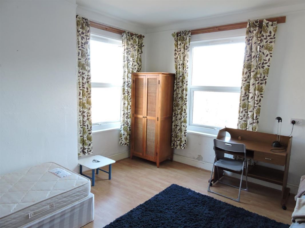 1 Queens Terrace, Totnes, Devon, TQ9 5JQ