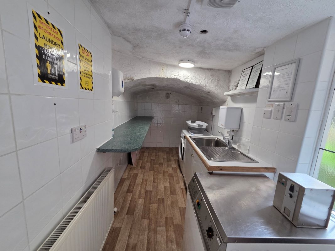 Flat 14 Bay Fort Mansions, Warren Road, Torquay, Devon, TQ2 5TN