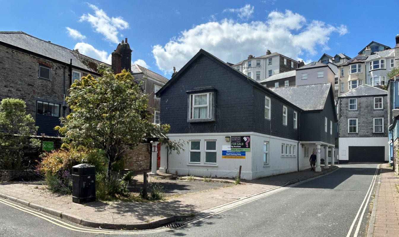 Dartmouth Clinic, Mayors Avenue, Dartmouth, Devon, TQ6 9NF