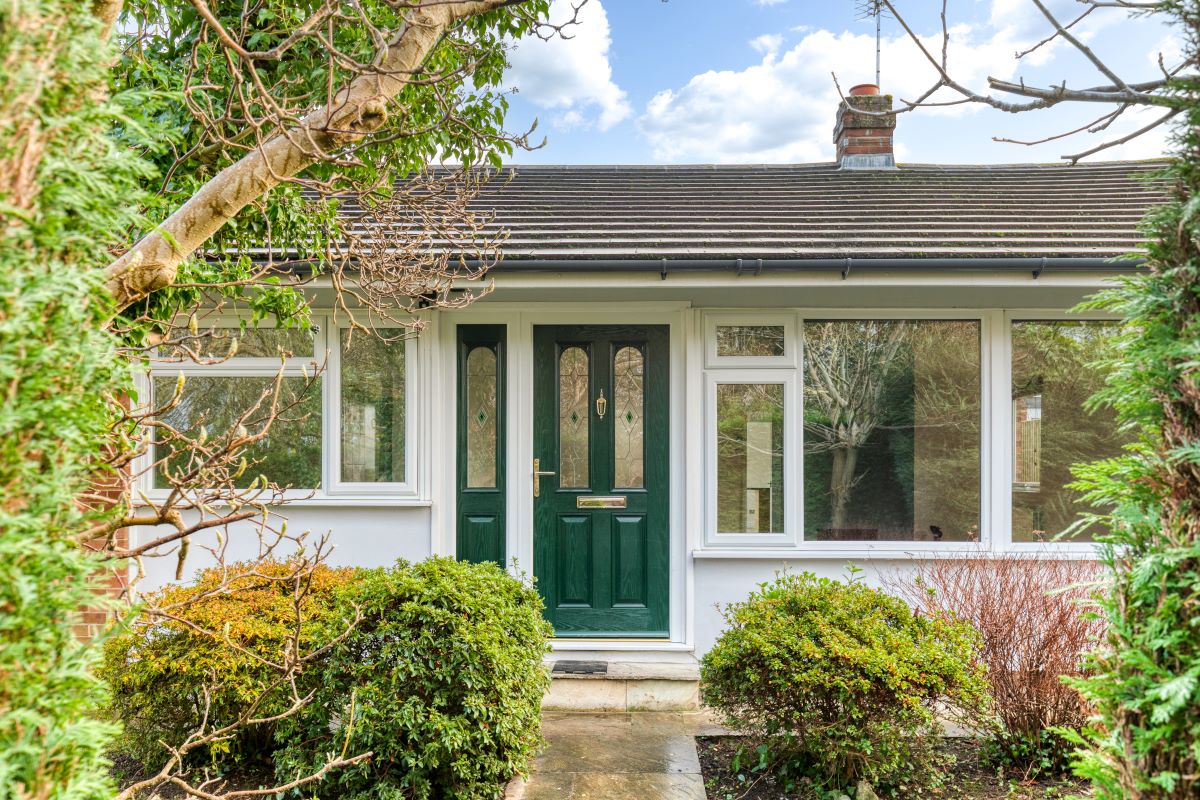 Dundas, Chavey Down Road, Winkfield Row, Berkshire, RG42 7PB