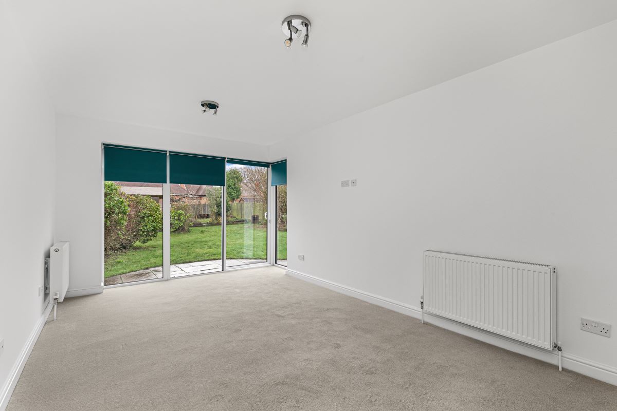 Dundas, Chavey Down Road, Winkfield Row, Berkshire, RG42 7PB