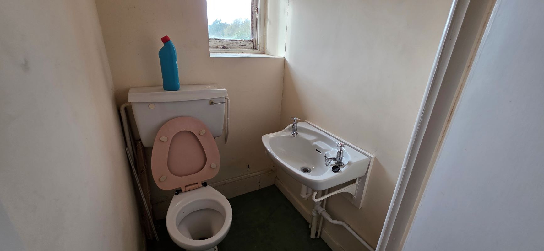 Flat 2 Glen Andred, Lincombe Drive, Torquay, Devon, TQ1 2LP