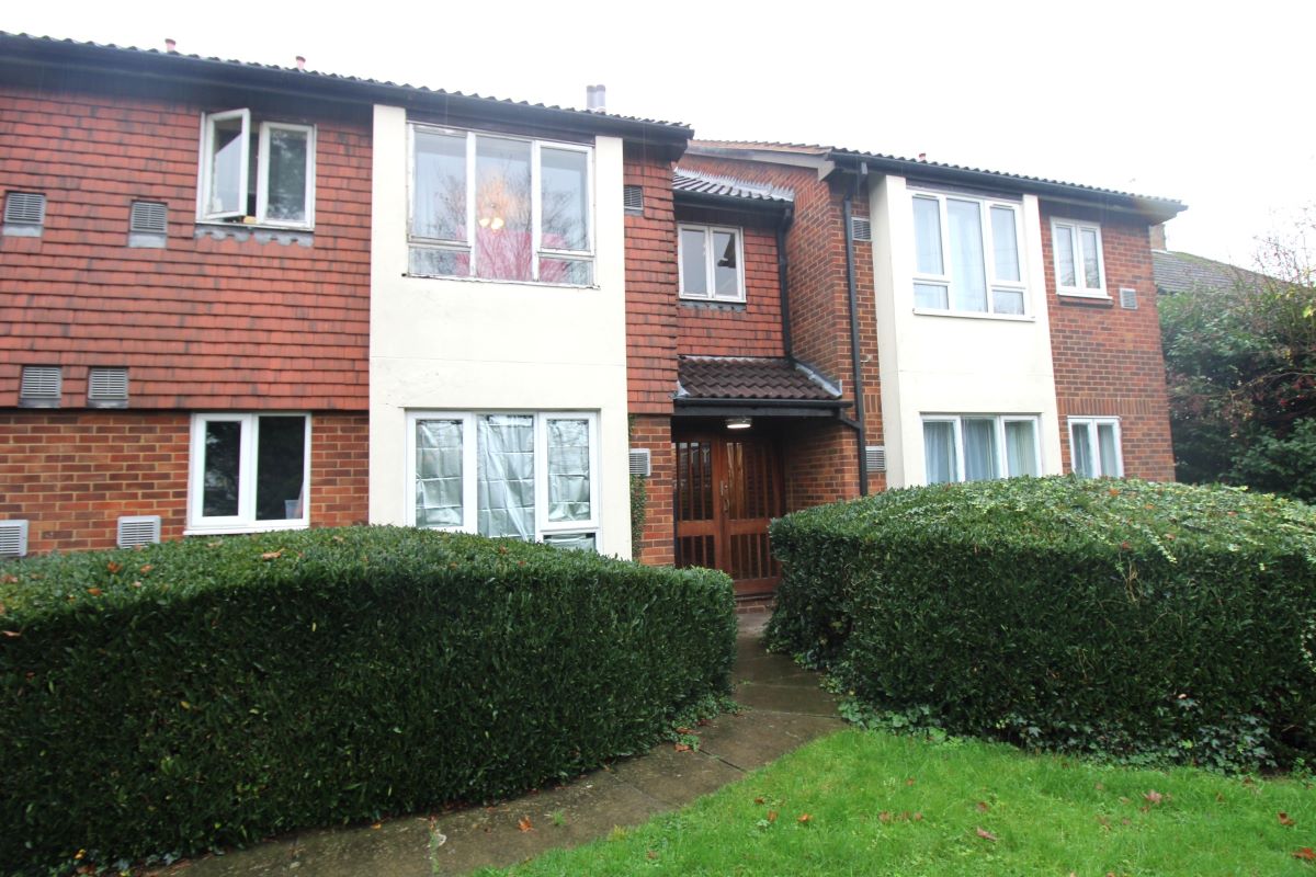 105 Brendon Close, Harlington, Hayes, Middlesex, UB3 5NH