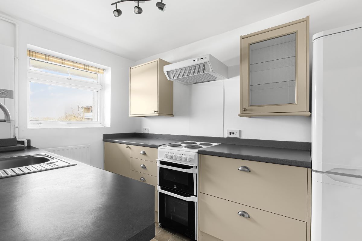 Flat 11 Tudor House, South Lynn Crescent, Bracknell, Berkshire, RG12 7LN